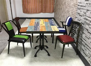 湘菜馆川菜馆酒楼饭店复古工业风实木餐桌 湘菜馆川菜馆酒楼饭店复古工业风实木餐桌