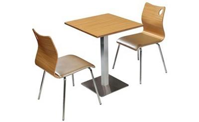 找餐饮桌椅批发厂家定制快餐桌椅在材质需要注意哪些事项？