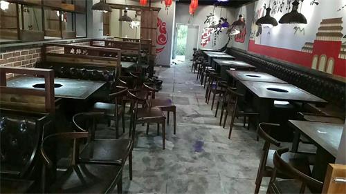 麻辣风云重庆老火锅中山店餐桌椅1