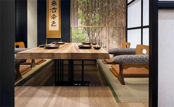 日式料理店桌椅